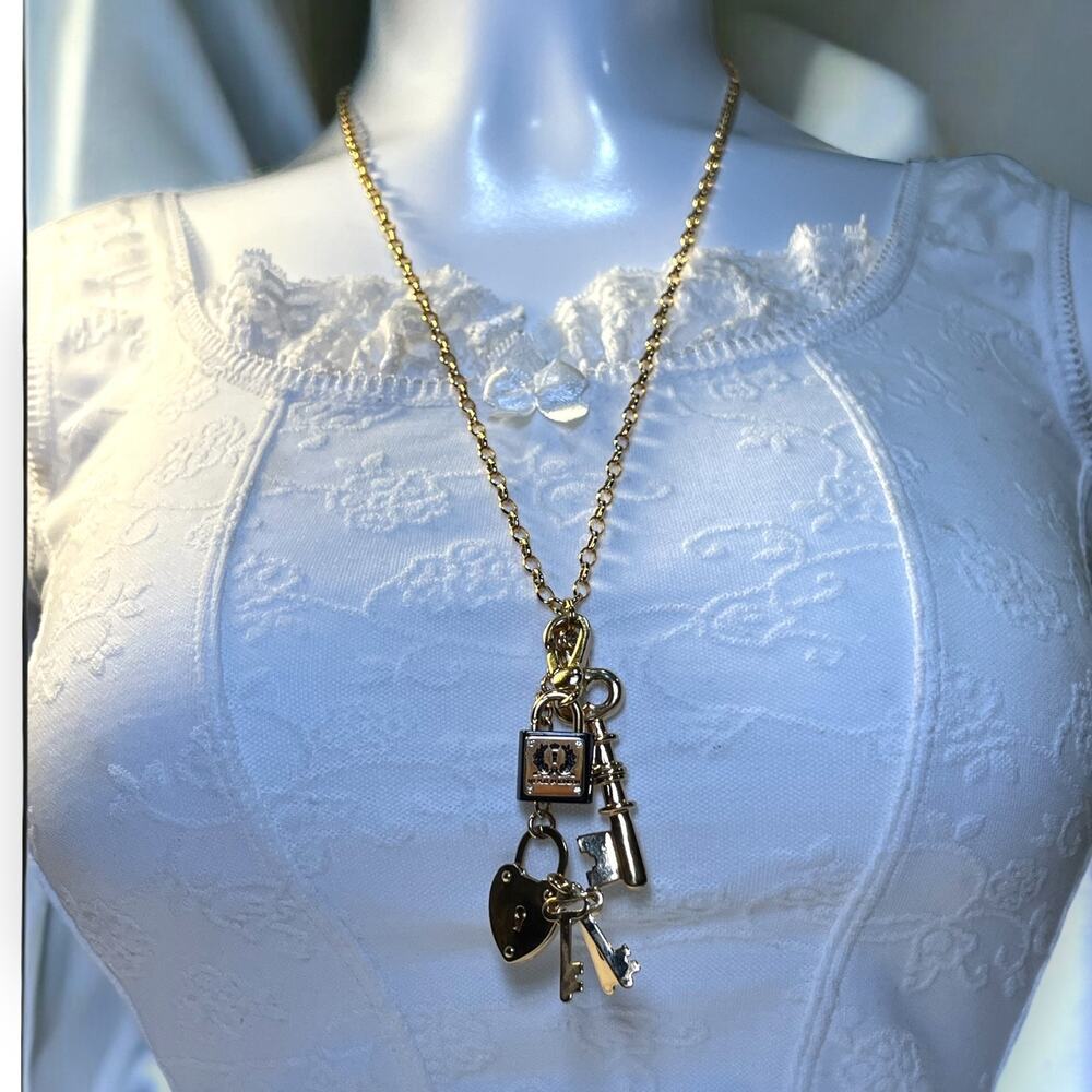 VNTG St. John Gold Toned Lock and Key Charm Pendant Necklace